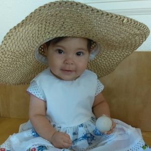 Meet your Posher, Cristela